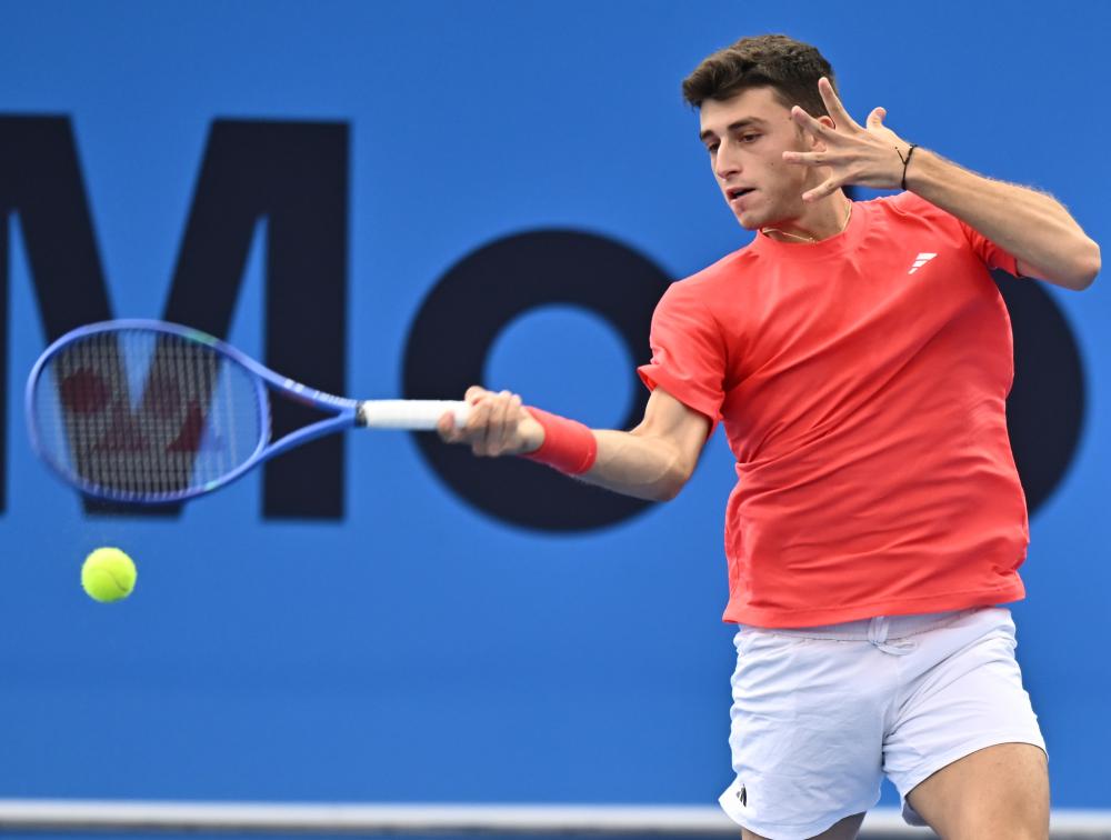 田径——南京室内世锦赛：舒衡获男子跳远第六名.